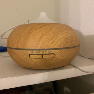 Oil diffuser with oils